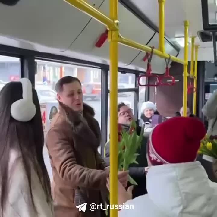   ..     !:       8     