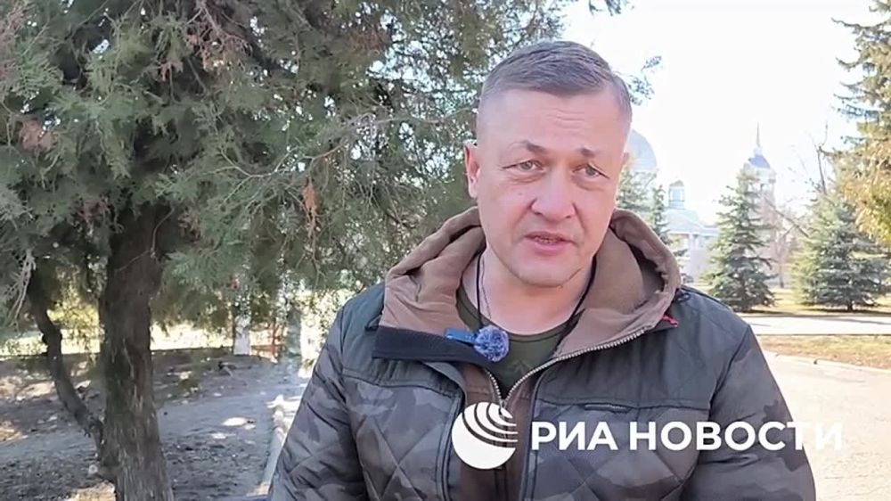 Освобожденный Константинополь в ДНР открывает дорогу для российской армии на Днепропетровскую область, противник, понимая это, борется на каждую лесополосу, заявил РИА Новости военно-политический эксперт Ян Гагин