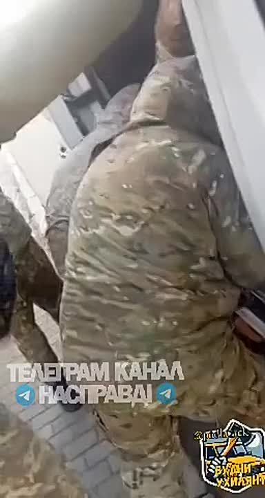 В Днепропетровске сотрудники ТЦК стали использовать новые методы могилизации