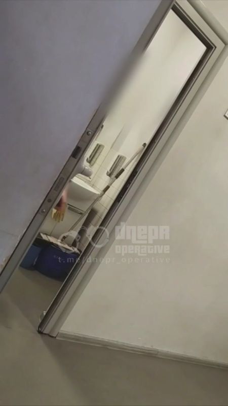 Много мата. В Днепропетровской области в школах происходит настоящий треш. Недавно мы писали о мальчике, который полез драться к учителю, также девушка-подросток запугала младшеклассников и периодически заставляла их ставать...