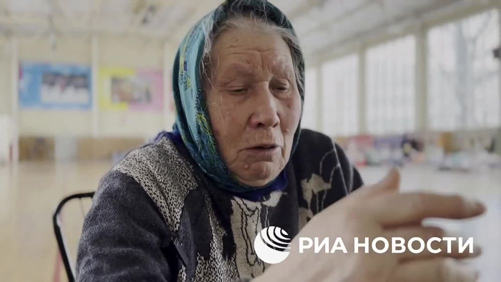 ВСУшники бегали под Суджей "бегали как сайгаки" от российских бойцов и прятались в огородах, в брёвнах рассказала местная жительница