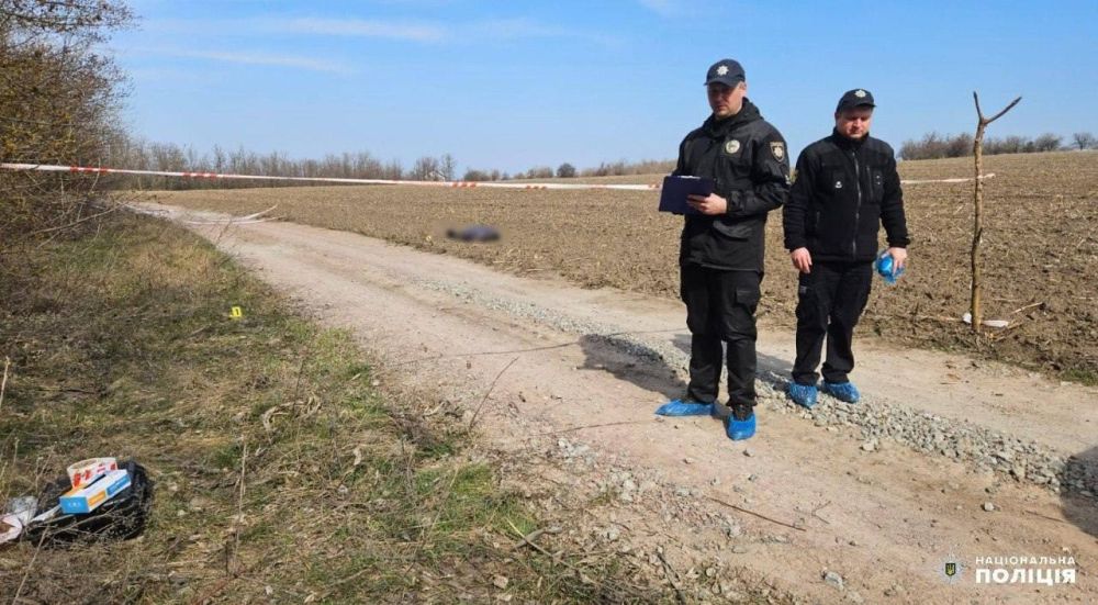 В Каменском районе утром на обочине нашли труп мужчины, сообщает полиция Днепропетровской области