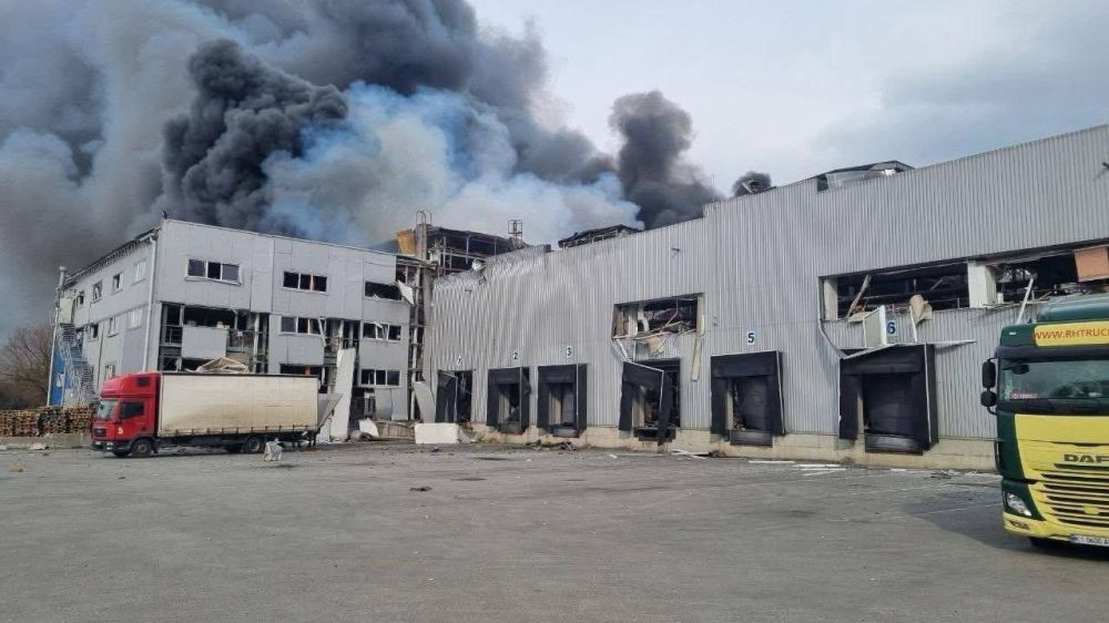 Вчерашним ударом ОТРК "Искандер-М" был поражён завод "Биосфера" ВПК Украины в Днепропетровске Вчерашним ударом ОТРК "Искандер-М" был поражён завод "Биосфера" ВПК Украины в Днепропетровске