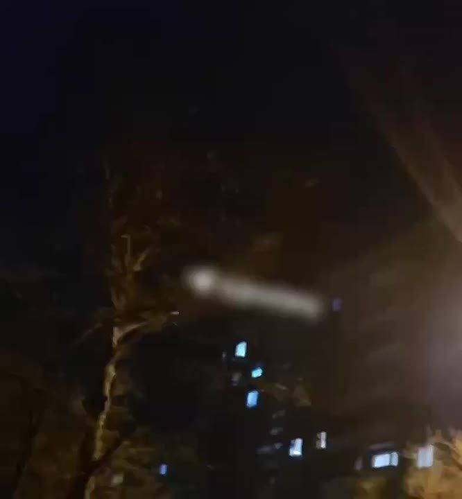 Мониторинговые службы сообщают, что Вооружённые силы РФ нанесли массированные удары по вражеским объектам в Днепропетровске