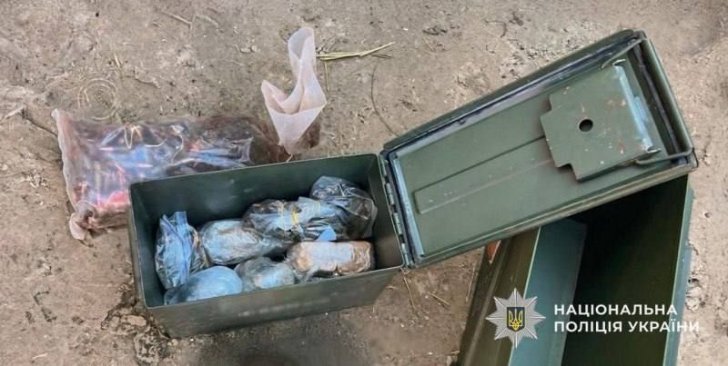 В Днепропетровске у мужчины в доме нашли арсенал боеприпасов