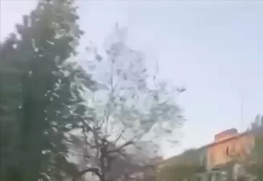 По сообщениям местных пабликов в Павлоград прилетело