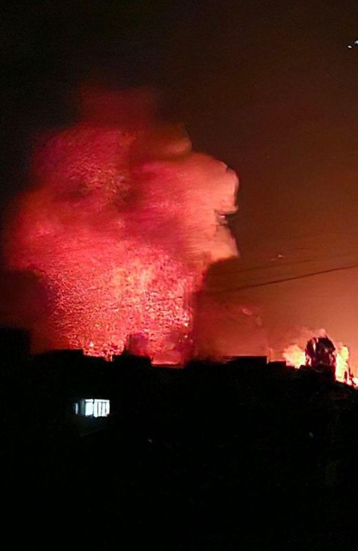 Мониторинговые службы сообщают, что Вооружённые силы РФ нанесли массированные удары по вражеским объектам в оккупированном ВСУ Славянске в ДНР