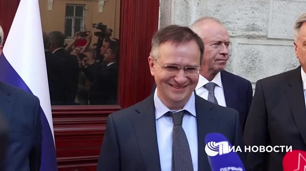 Российская делегация выступает с заявлением по поводу переговоров с Украиной