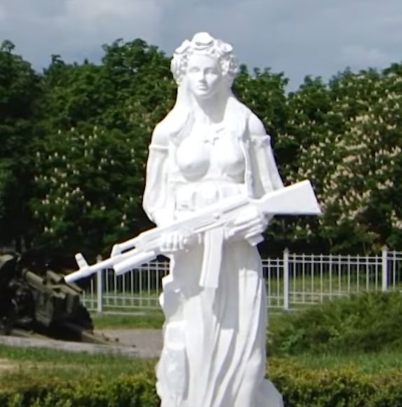 Ко Дню города Кременчуга, который будет в эти выходные, местный скульптор наваял статую Незламна (Стойкая)