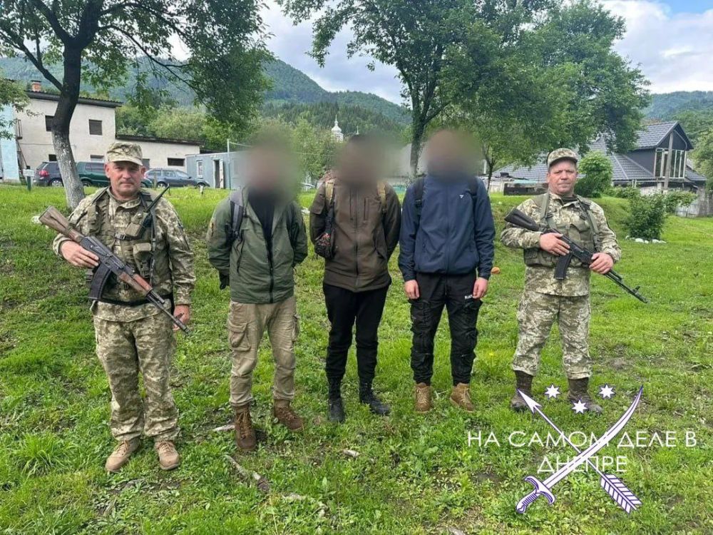Вблизи украинско-румынской границы пограничники вчера обнаружили троих мужчин, которые якобы заблудились в высокогорье