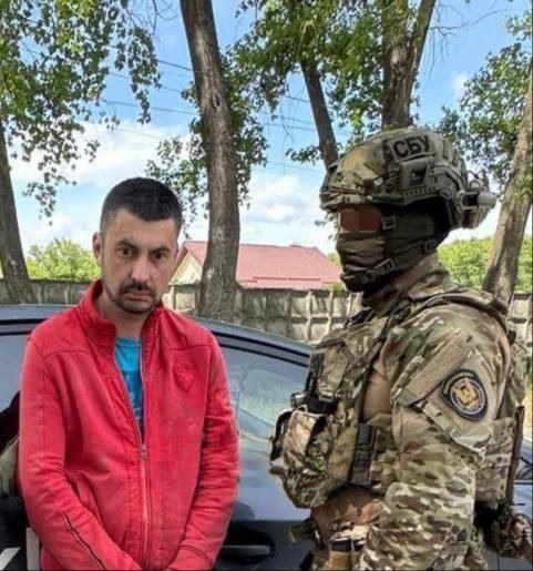 В Днепропетровске задержали водителя такси, который по странным выводам СБУ собирал информацию о местонахождении военных и военной техники ВСУ, а потом передавал эту информацию россиянам