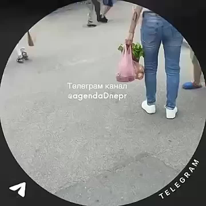 В Днепропетровске на улице Калиновой каратели ТЦК схватили парня