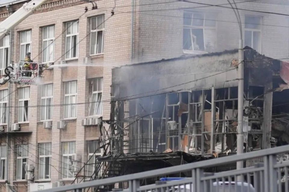 В результате ночного обстрела в Киевской области были повреждены железнодорожные пути