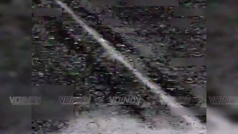 Артиллеристы и операторы FPV-дронов 36 общевойсковой армии в ночное время: