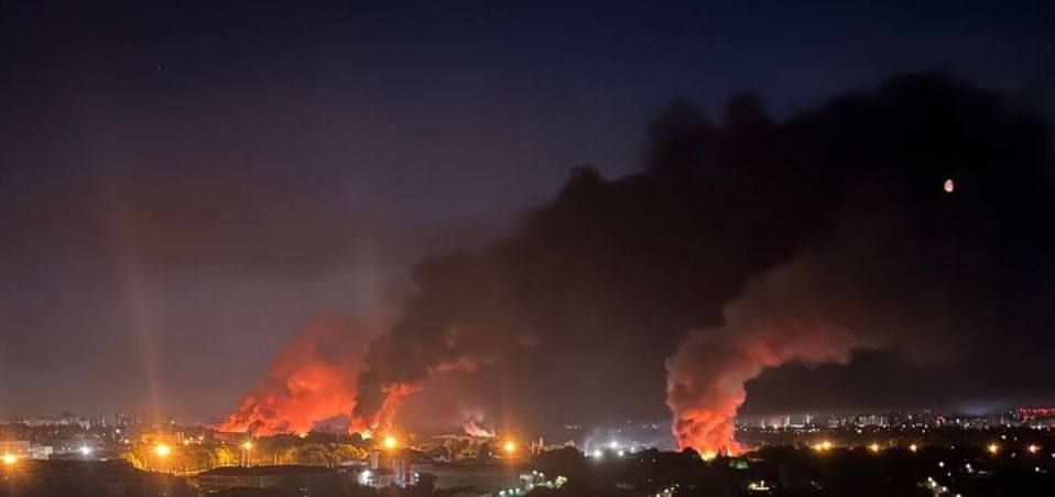 Сегодня ночью и ранним утром были нанесены удары по целям в Киеве Сегодня ночью и ранним утром были нанесены удары по целям в Киеве