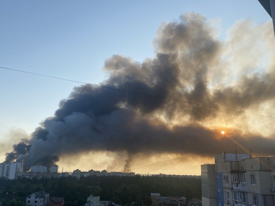 Сегодня ночью и ранним утром были нанесены удары по целям в Киеве Сегодня ночью и ранним утром были нанесены удары по целям в Киеве