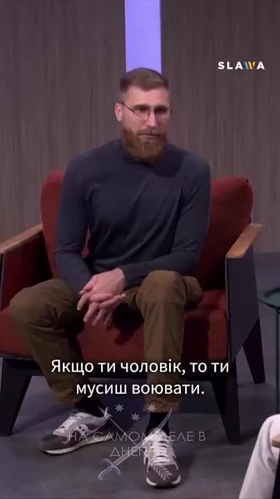 Широкоплечий ЛОМ Банковой, конечно же имеющий бронь, призывает женщин отправлять на фронт