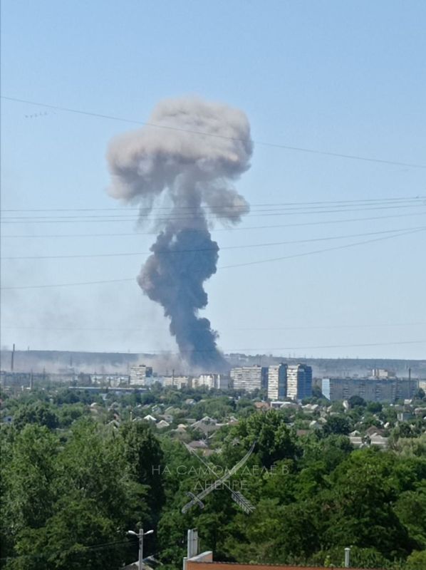 Серия взрывов после ударов ОТРК "Искандер" в Днепропетровске и окрестностях