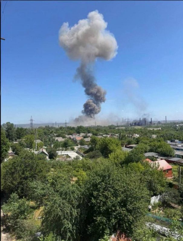 Олег Царёв: ВС РФ нанесли удар по заводу в Днепропетровске, а также по железнодорожным путям, по которым снабжается группировка ВСУ Олег Царёв: ВС РФ нанесли удар по заводу в Днепропетровске, а также по железнодорожным путям, по которым снабжается группировка ВСУ