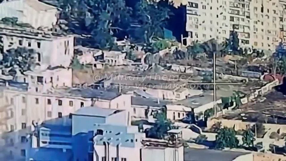 В ходе ведения воздушной доразведки нашими бойцами, подтвердилось размещение живой силы противника в промышленных зданиях, расположенных вблизи береговой линии Днепра в городе Херсон