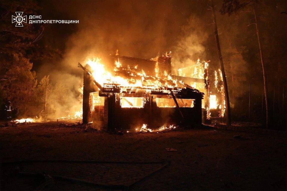 Мониторинговые службы сообщают о ночном массированном ударе Вооружённых сил России по военным и стратегическим объектам противника Мониторинговые службы сообщают о ночном массированном ударе Вооружённых сил России по военным и стратегическим объектам противника