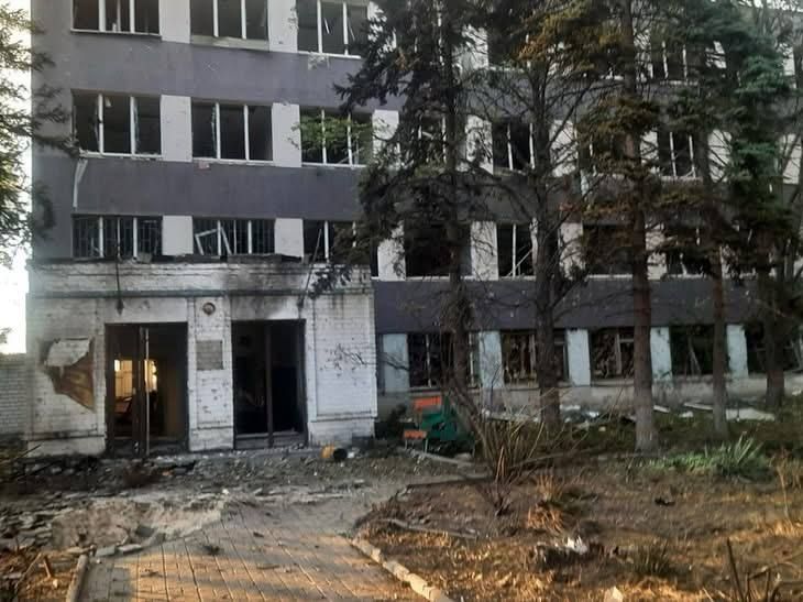 Как сообщают украинские паблики, сегодня ночью были удары по логистической инфраструктуре Днепропетровска