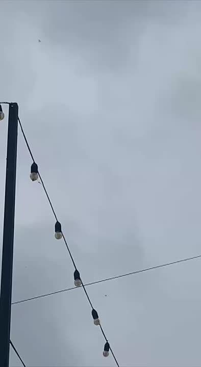 Ударные БПЛА «Герань» нанесли удары по зданиям ТЦК в Кривом Роге и Каневе, об этом сообщают украинские мониторинговые службы