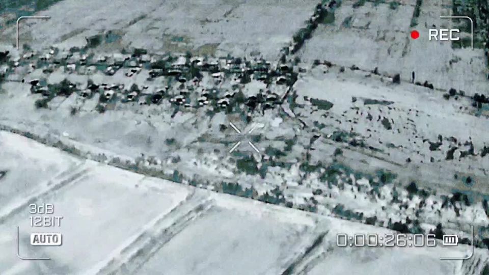 Херсонское направление.. н.п.Янтарное. Расчёт БПЛа ГВ "Днепр" 18 ОА ведёт охоту на своих оппонентов. В этот раз наши войны были хитрее, опытнее и быстрее. Как результат артиллерии уничтожила ПУ БПЛа на правом берегу