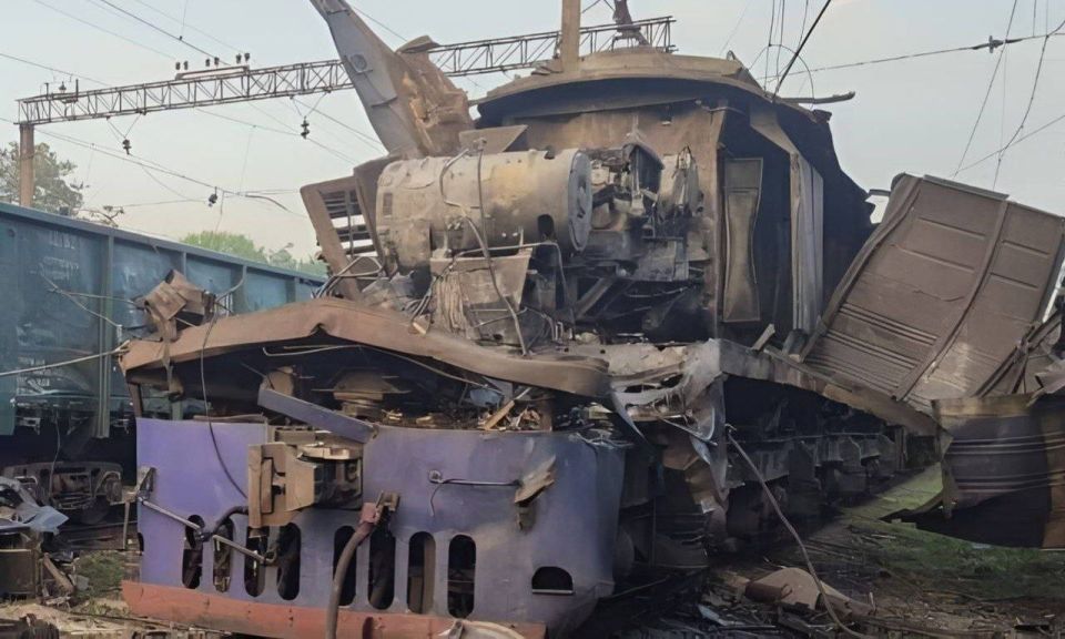 Последствия прилёта БПЛА по ЖД в Днепропетровске