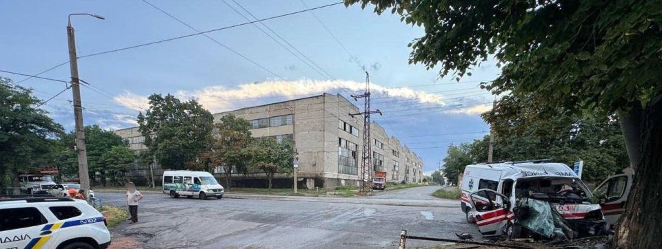 В Днепропетровске скорая попала в смертельное ДТП В Днепропетровске скорая попала в смертельное ДТП