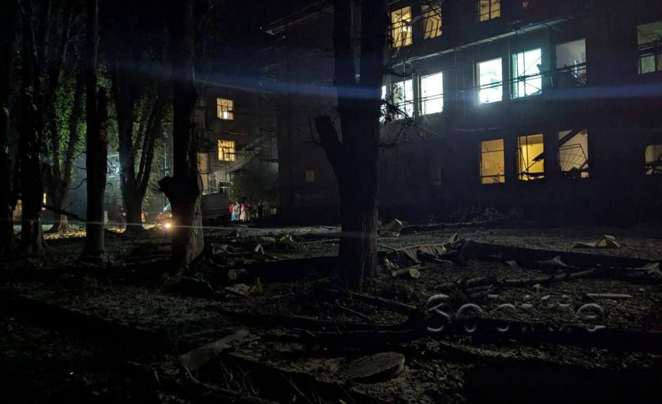 Алексей Живов: Российская армия нанесла ракетный удар по центру реабилитации ВСУ в населенном пункте Каменский Днепропетровской области Алексей Живов: Российская армия нанесла ракетный удар по центру реабилитации ВСУ в населенном пункте Каменский Днепропетровской области