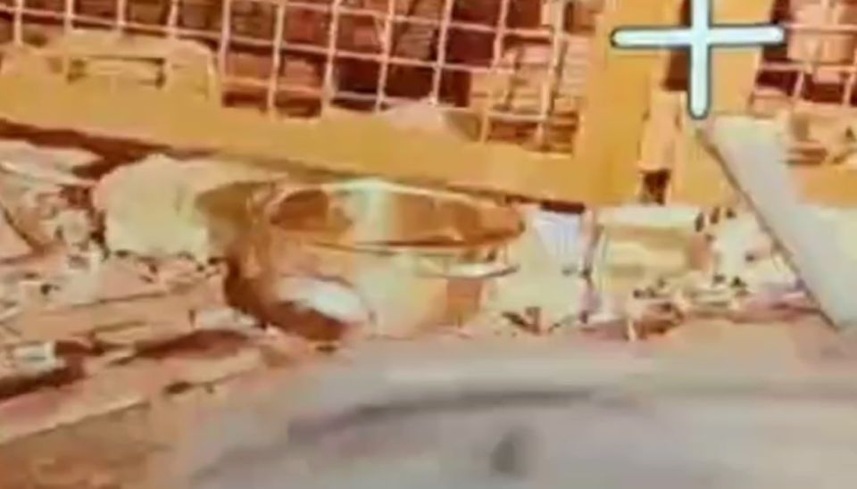 На видео операторы дронов гвардейской 5 танковой бригады 36 армии группировки войск "Восток" добивают танк 31 омбр ВСУ после неудавшейся контратаки противника в районе Январского На видео операторы дронов гвардейской 5 танковой бригады 36 армии группировки войск "Восток" добивают танк 31 омбр ВСУ после неудавшейся контратаки противника в районе Январского