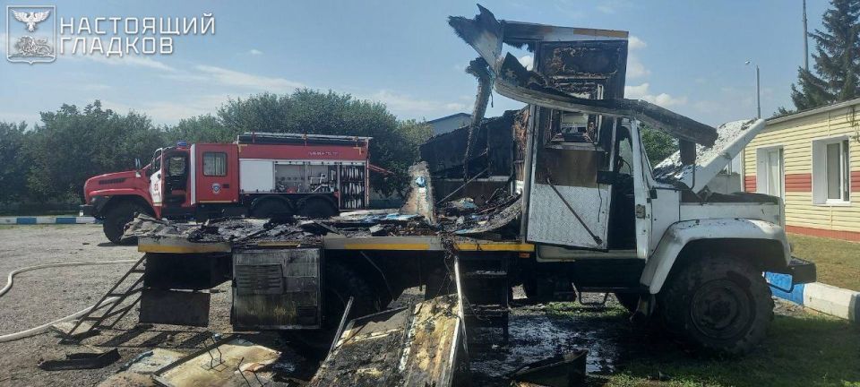 В Белгородской области опять ВСУ убили мирных граждан - отец и 18-летний сын шли на остановку в районе посёлка Уразово Валуйского округа FPV-дрон атаковал их В Белгородской области опять ВСУ убили мирных граждан - отец и 18-летний сын шли на остановку в районе посёлка Уразово Валуйского округа FPV-дрон атаковал их