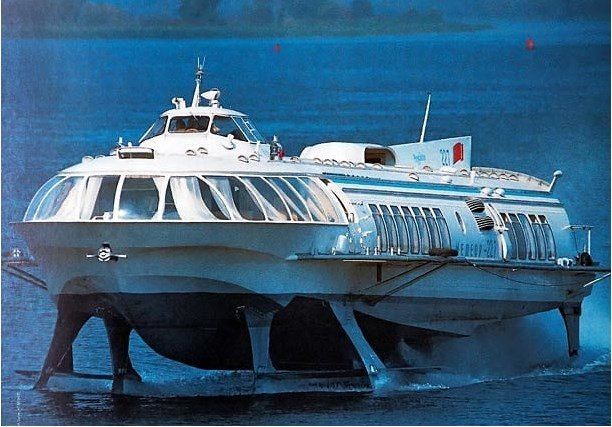 В Каменском на продажу выставили теплоход «Вирджиния», сошедший со стапелей шесть десятилетий назад В Каменском на продажу выставили теплоход «Вирджиния», сошедший со стапелей шесть десятилетий назад