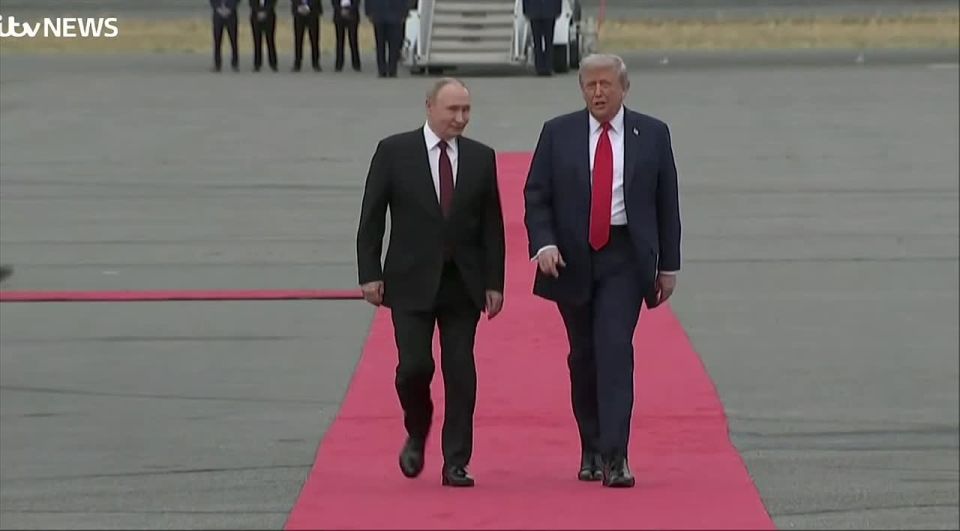 Путин и Трамп встретились на Аляске