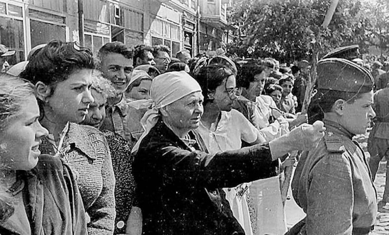 16 августа 1944 года в Киеве прошёл "парад побеждённых" 16 августа 1944 года в Киеве прошёл "парад побеждённых"