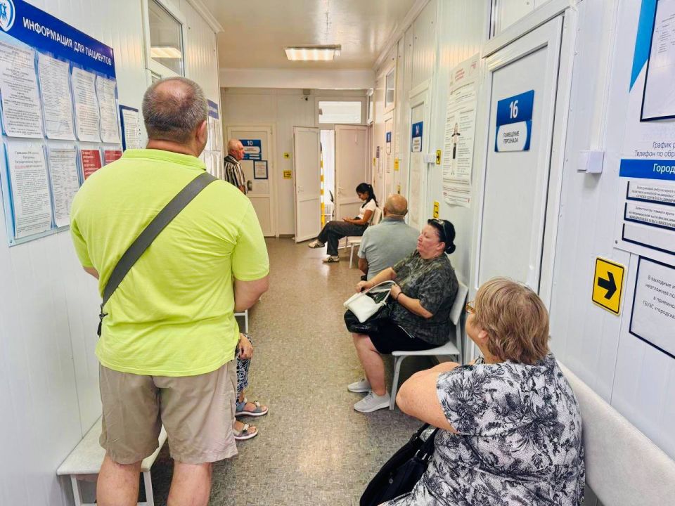 Михаил Развожаев: Более 40 жителей Терновки прошли комплексное обследование в ходе «Дня здоровья» Михаил Развожаев: Более 40 жителей Терновки прошли комплексное обследование в ходе «Дня здоровья»