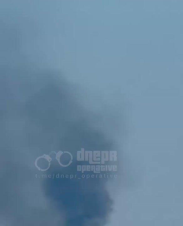 Местные мониторинговые каналы сообщают о пожаре в пригороде Днепра после прилетов "Герани"