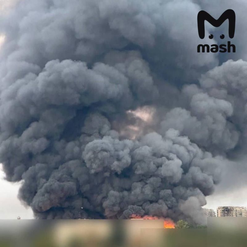 ВС РФ с часу ночи проводят одну из самых массированных атак дронов по тылам ВСУ, объектам ВПК и аэродромам ВС РФ с часу ночи проводят одну из самых массированных атак дронов по тылам ВСУ, объектам ВПК и аэродромам