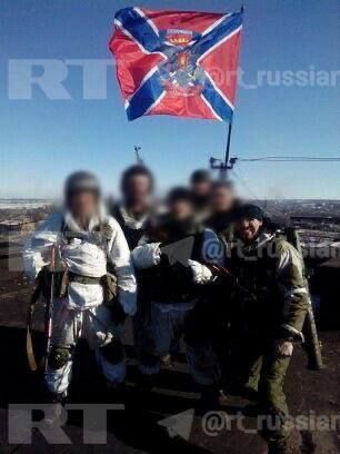 RT поговорил с тем самым бойцом с позывным Челентано, который восемь дней, тяжелораненый, почти без еды и воды удерживал с товарищами укреп RT поговорил с тем самым бойцом с позывным Челентано, который восемь дней, тяжелораненый, почти без еды и воды удерживал с товарищами укреп