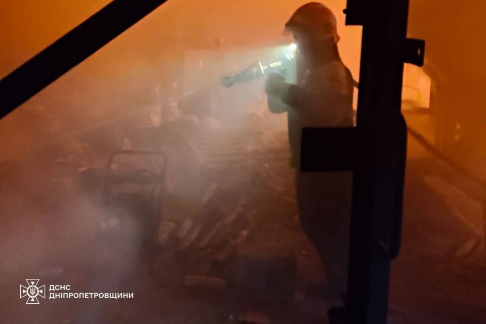 Как сообщает Днепропетровская ОВА, БПЛА "Герани" нанесли несколько ударов по Днепропетровской области этой ночью Как сообщает Днепропетровская ОВА, БПЛА "Герани" нанесли несколько ударов по Днепропетровской области этой ночью