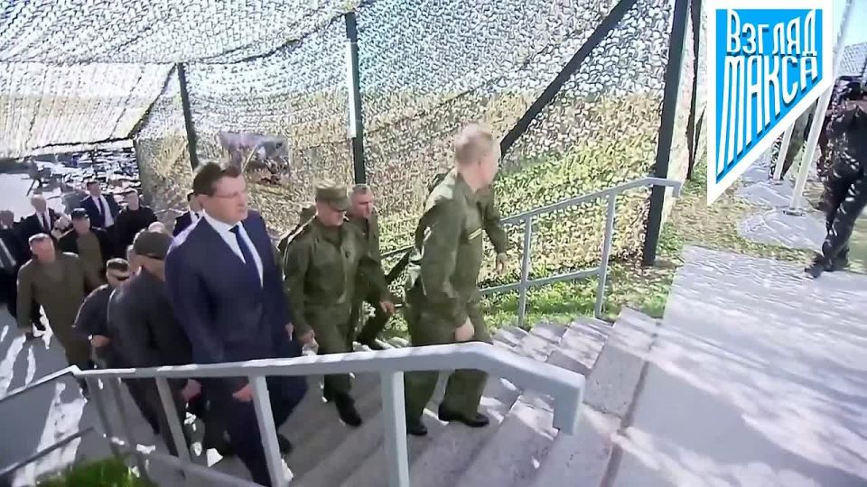 Президент России, Верховный главнокомандующий Вооружёнными силами Владимир Путин посетил полигон Мулино в Нижегородской области, где наблюдал за активной фазой стратегических учений «Запад-2025»