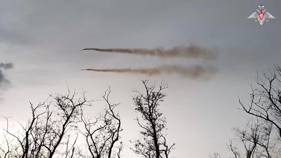 Кадры работы 220-мм РСЗО "Ураган" Русской армии по ВСУшникам в Днепропетровской области