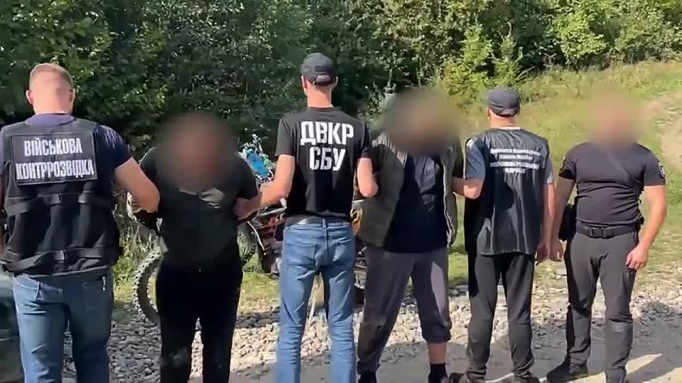 Двое киевлян в Закарпатье сопровождали "ухылянтов" мотоэскортом