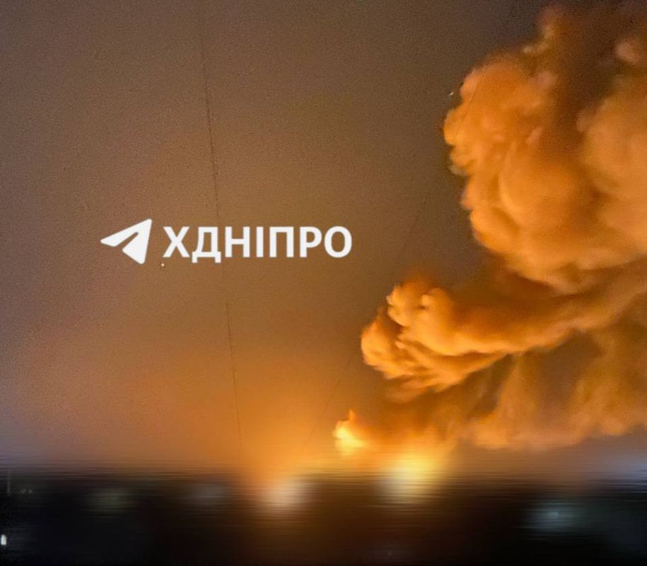 Над Днепропетровском видно зарево после прилётов