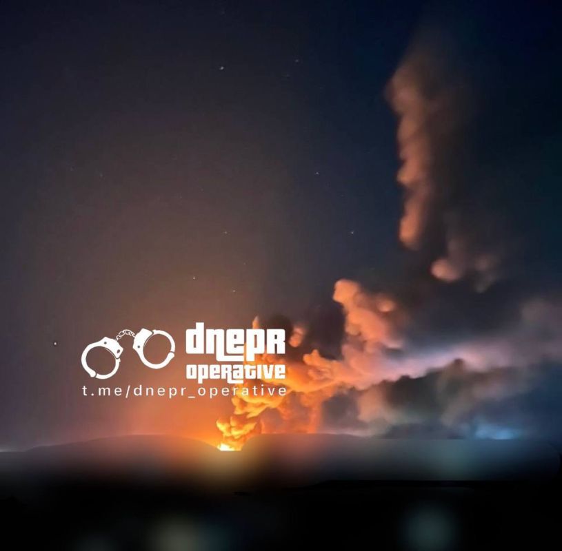 В Днепропетровске после налёта десятков дронов что-то сильно горит