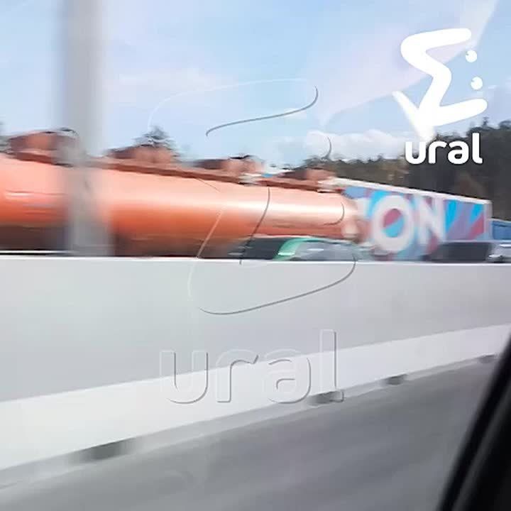 Екатеринбуржцы, лучше не суйтесь на Новомосковский тракт: там 4 километра пробки