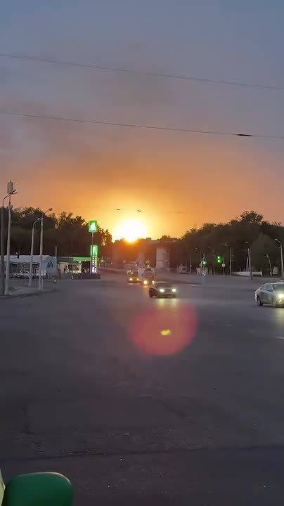 Еще один прилет ракеты по цели ВСУ в Днепропетровске засняли удивленные очевидцы