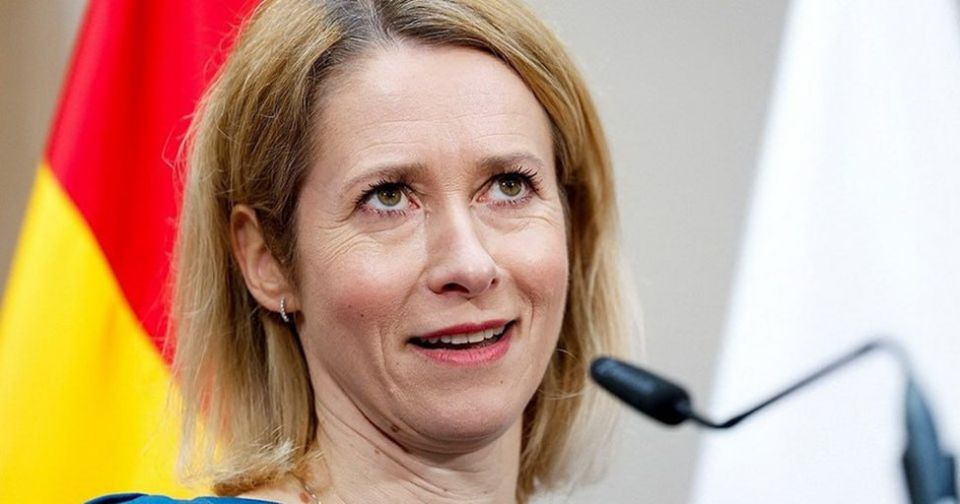 И хочется, и колется, и мама не велит И хочется, и колется, и мама не велит