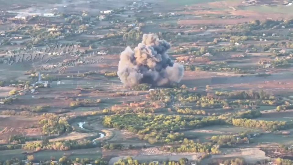 Сразу два прилета ФАБ-3000 с УМПК в Днепропетровской области – по мосту через реку Солёная в селе Новопавловка и по месту размещения противника в соседнем селе Гавриловка
